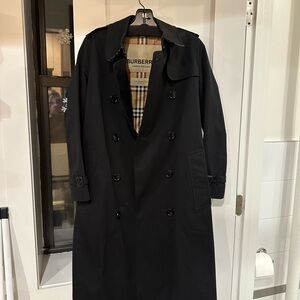 Burberry Women’s Kensington Heritage (long) Black Trench Coat, size US 0